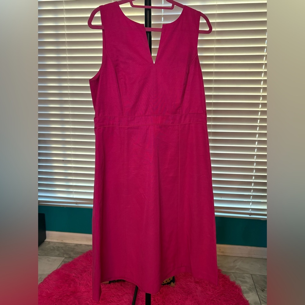 Ann Taylor Elegant Pink Sleeveless Dress size 12 
Like new